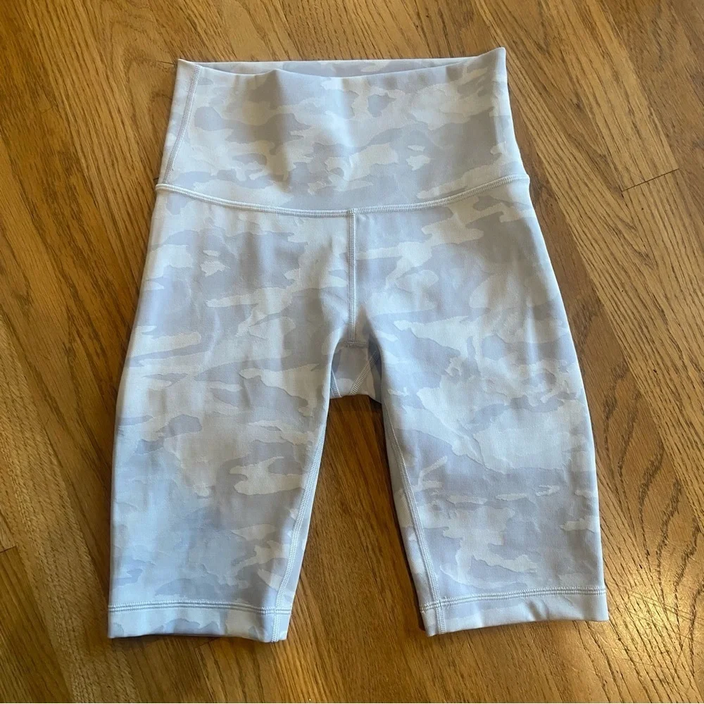 Womens grey Lululemon Wunder Under Short size 4